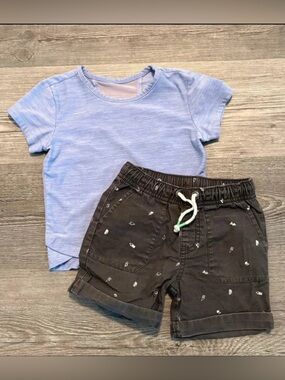 Skechers Light Blue Short Sleeve Tee with Charcoal Printed Shorts. Girls 2T